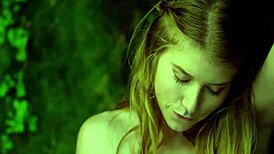 omg, this hot woman is fingering her pussy outdoors 😍