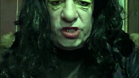 i am a bisexual crossdresser who will swallow your pee publicly 😏