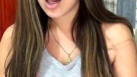 Flaca Hermosa Enseña Prendas Sexys