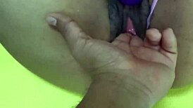 i latina milf masturbate my big ass solo