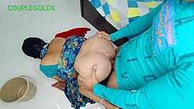 कोमल की मेड बोली सर आपके लंड से मुझे बच्चा पैदा कर सकता है 😏