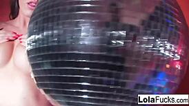 Sexy Butt Bubble Cutie Lola Foxx Dances Then Masturbates