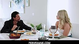 पर्वफैम4के - हार्ले किंग स्टेपडैड टॉमी गन को सेड्यूस करती है