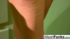 Artsy Fun With Katie And Alison Tyler