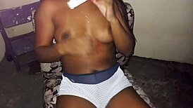 pequena deu o cu em troca de um celular novo?