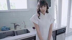 वेरा किंग सौतेली मां चोट की प्रॉब्लम में मदद चुदाई