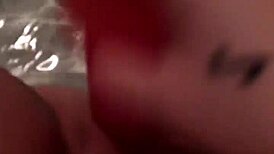 वाह, देखो ये BBW एमेच्योर बाथटब में डिल्डो चोदती! 🛁