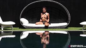 Kira Noir Cums For Wet Black Pussy