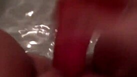 वाह, देखो ये BBW एमेच्योर बाथटब में डिल्डो चोदती! 🛁