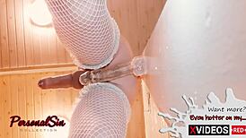 Trans Beauty Plays With Dildo To Handsfree Cum