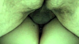 Impregnating my girlfriend with a deep creampie feels amazing