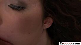 कर्ली ब्रूनेट ओरल स्किल्स तड़काती वाइल्ड काउगर्ल राइड