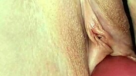 Watch this babe's juicy pussy masturbation in the morning 😍