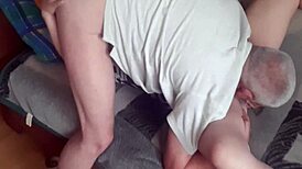 Milf receives cumshot in mouth after muff diving