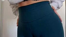 हॉट बड़ी गांड टीचर लेगिंग्स हॉल ऊप्स!