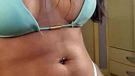 Gostosa Tarada Acordou Com Vontade De Dar O Cuzinho E Terminou Levando Gozada Na Buceta!