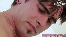 Dünne Britische Teen mit Kleinen Titten Hart Gefickt