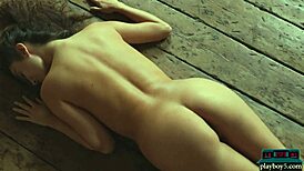 colombian milf calypso muse strips seductively