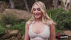 एक्सक्यूज मी सर, आपका मोटा लंड क्यों बाहर है?