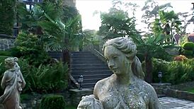 fantastico threesome with teen, milf, and licking