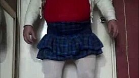 Amateur bisexual enjoys filling and swallowing in homemade video