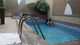 Não aguentei o tesão e dei cuzinho e bucetinha pro diretor sem camisinha!