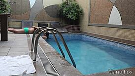 Não aguentei o tesão e dei cuzinho e bucetinha pro diretor sem camisinha!