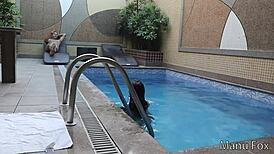 Não aguentei o tesão e dei cuzinho e bucetinha pro diretor sem camisinha!