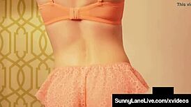 sex starved sunny lane finger fucks juicy pussy