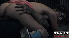 Do guys make passes at damsels in extreme heels with glasses and cute looks?