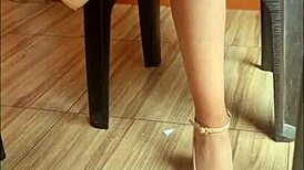 hey, check this upskirt of argentinian universitaria nataly from uba! her miniskirt and hilo are so hot 😜