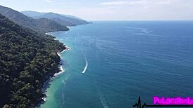 हॉट मिल्फ आउटडोर रशियन डॉगी के लिए बेंट ओवर