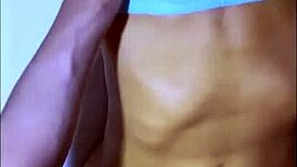 la madrastra de mi amigo es una mujer mayor pero tiene un cuerpo incre�blemente sexy que me hace desearla cada vez que la veo