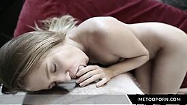 Horny brunette whore gives blowjob in hotel room 😏