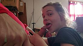 amateur milf sucking cock in homemade video 😘