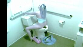 Bath Masturbator Caught on HIDDEN CAM!