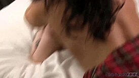 sinn sage, the cougar milf, licks brunette pussy in this curvy scene