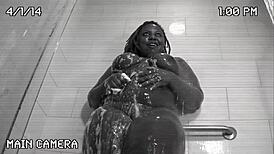 Poizon ivy intense booty shake and shower blowjob