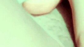 lo borraron pero lo volvi a subir miralo antes que lo borren de nuevo madrastra bisexual se da una rica metida de dedos y se masturba bien rico cuando se toca casero real amateur