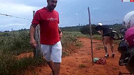 Enfiei a pica na loirinha no meio da estrada em publico assista completo no xvideos red