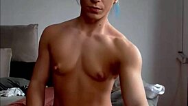 I’m obsessed with this dream muscle girl on cam!