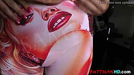 Susie Clove spreads her sexy holes for you 😘