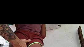 Subrinnha safada no mercado levo o casado pro depozito e deu sua bucetinha