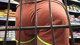 Subrinnha safada no mercado levo o casado pro depozito e deu sua bucetinha