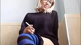Private show sultry vixen in a miniskirt