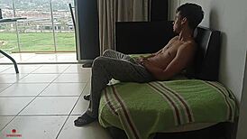 mi hermanastra me pide que la limpie de excusa para follarla muy duro en este taboo mother-in-law blowjob sex colombiano