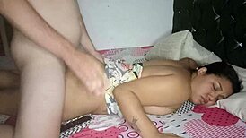 मैं आराम कर रही थी मेरी बड़ी अस्स पर जब मेरा बॉयफ्रेंड पीओवी ब्लो जॉब और फकिंग से इंटरप्ट किया, ओह नो