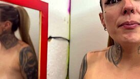 Entrei escondido dentro do vestu�rio de uma loja de roupas de grife de alto padr�o no shopping e fudemos ali mesmo ela gemia tanto que quase fomos pego gostoso sexo em publico gozando