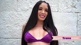 latina booty trap sucks before cowgirl ride