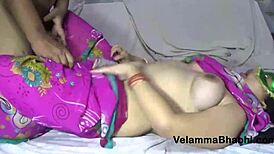 Indian Housewife Performs Oral Act